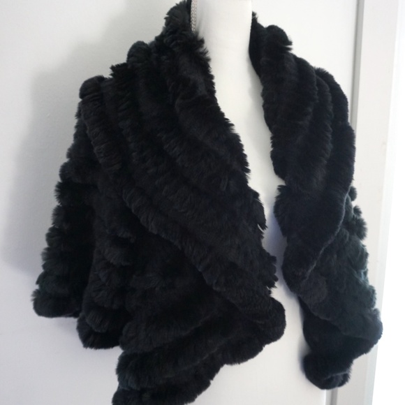 Neiman Marcus Cashmere & Rabbit Fur Black Open Swing Cape Jacket - Picture 1 of 10